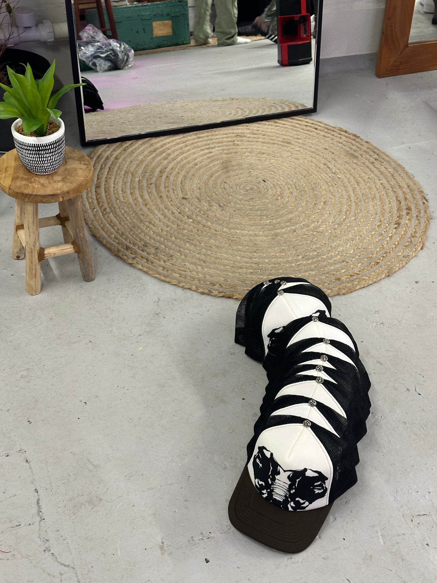 MAIS 'INK' TRUCKER - CHOCOLATE